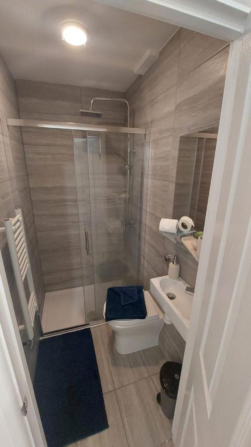 Double En-Suite Room Available In 3 Bed Apt London Eksteriør bilde